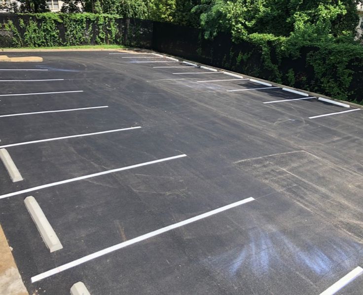 コンクリート舗装とアスファルト舗装の比較ポイント！