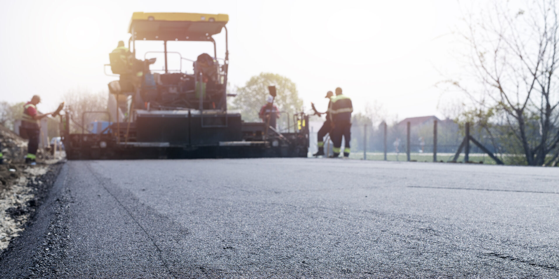 アスファルト舗装の法定耐用年数と、実用上の「修繕サイクル」の乖離